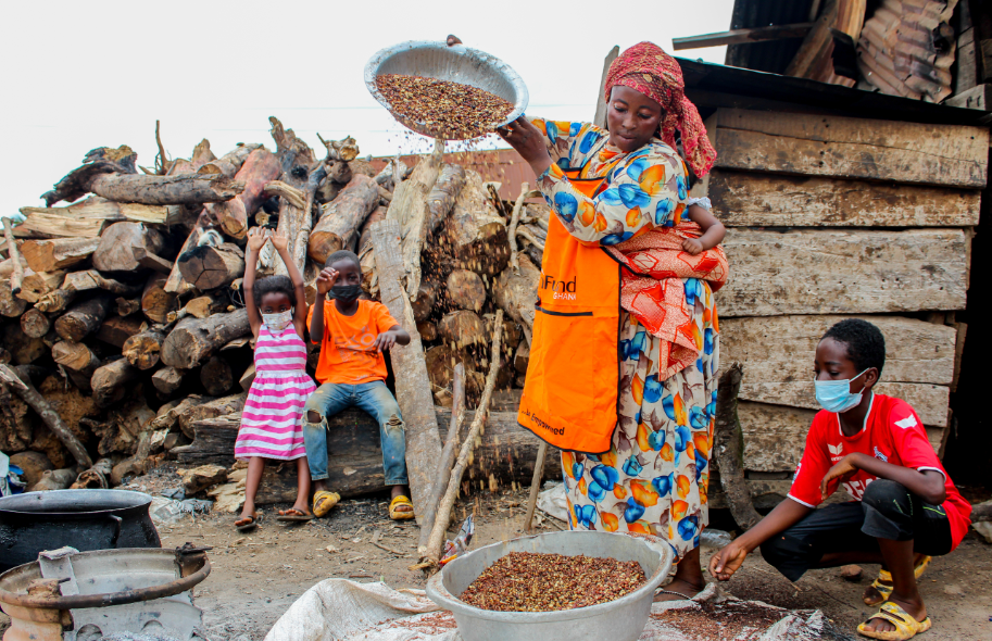 Microloan Fuels Peanut Supplying Business in Pandemic