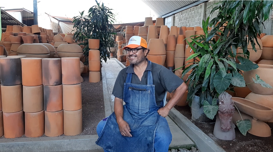 A pottery business in Mexico