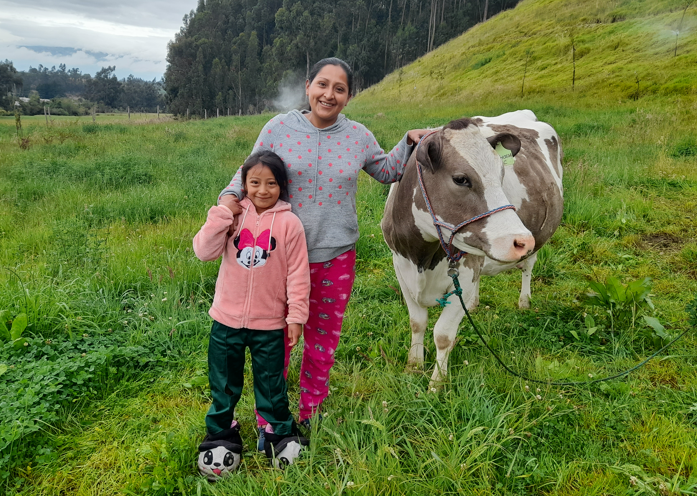 A leader, mother, employee and microentrepreneur